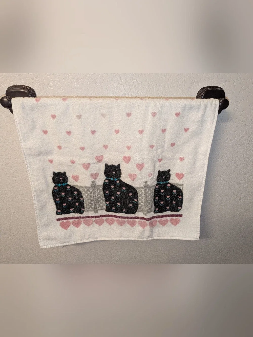 VTG 80s Cannon Mills Bath Towels Set of 2 Black Cats Pink Hearts Cottagecore USA